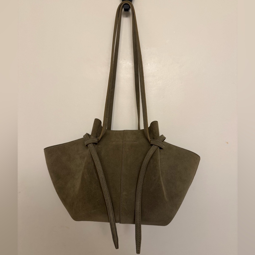 🩵SOLD🩵 Yuzefi Mochi bag - Picture 3 of 9